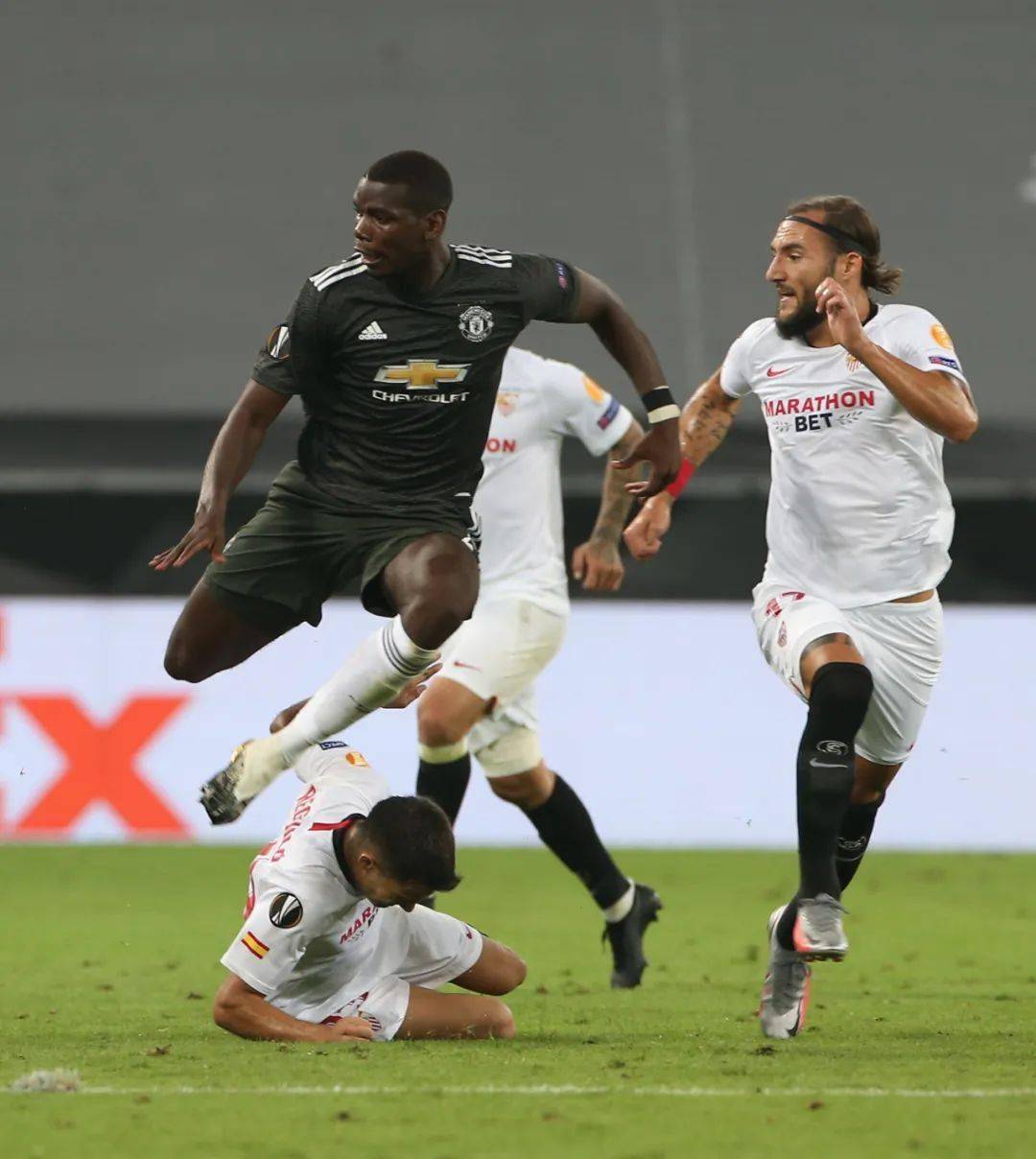 九游娱乐-包含转会期突围战来临；多伦多猛龙围绕欧超杯状态回暖；悬念犹存；细节决定成败的词条