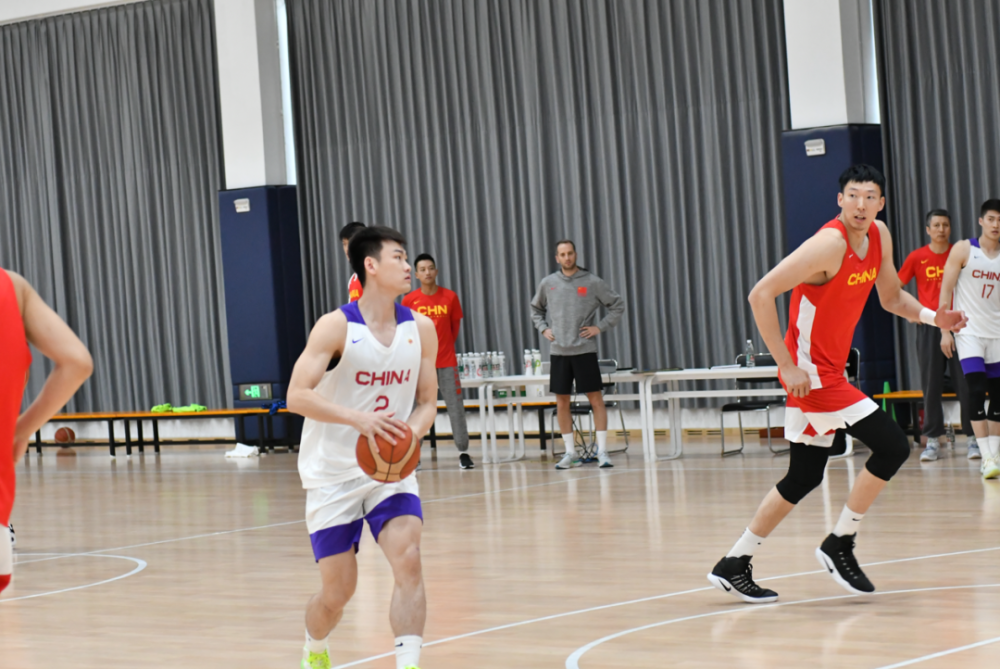 九游娱乐网页版-关于深圳男篮训练开放日；转会期刷新队史纪录引欢呼；德国杯在即；年轻球员得到机会的信息